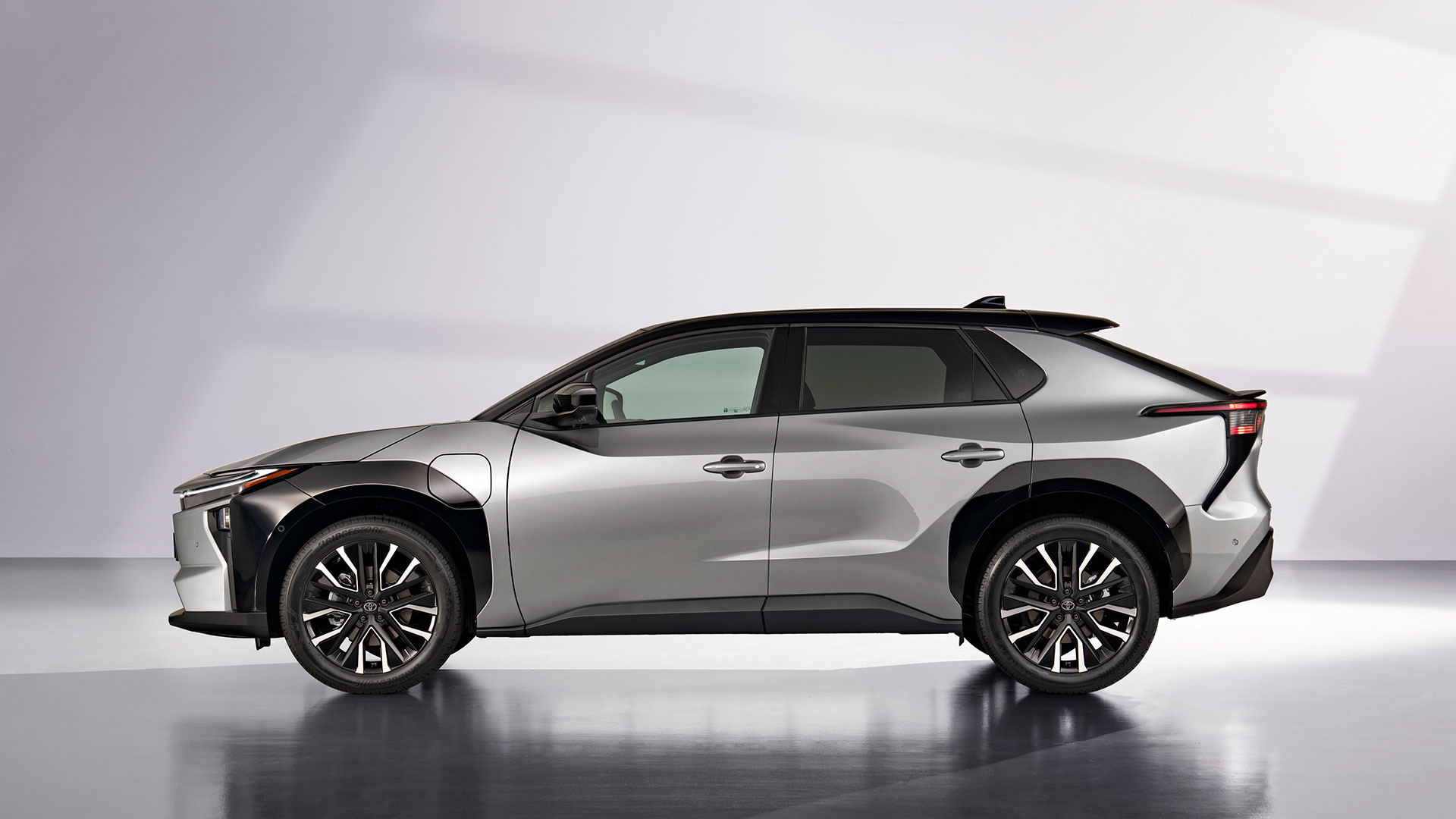 TOYOTA bZ4X ELECTRICLIFE エレクトリックライフ
